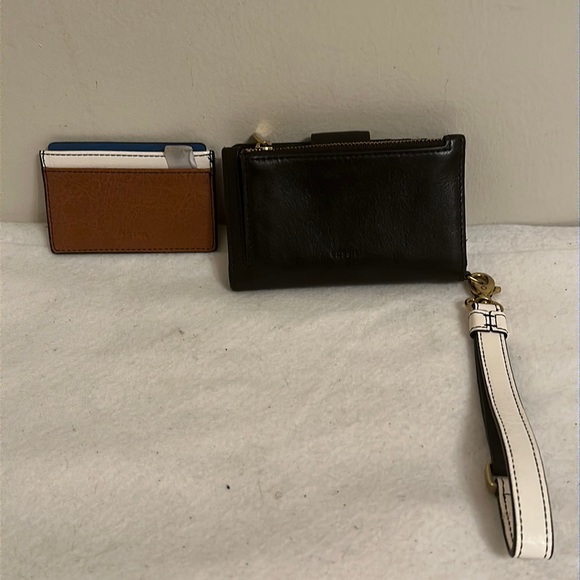 Dooney & Bourke, Fossil and Liebeskind wallet and wristlets lot - Picture 3 of 16